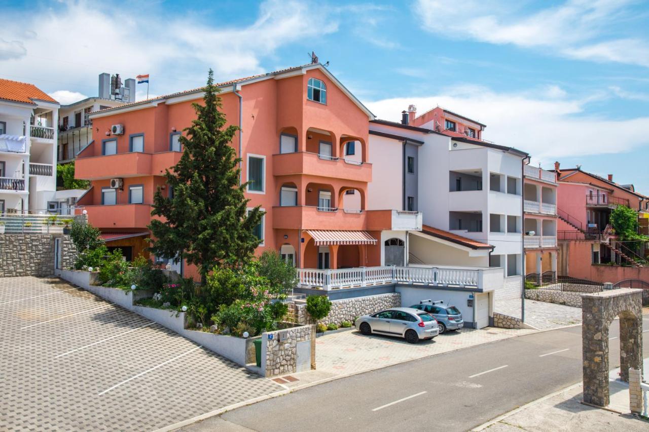 Apartments Mikanovic Crikvenica Exteriör bild