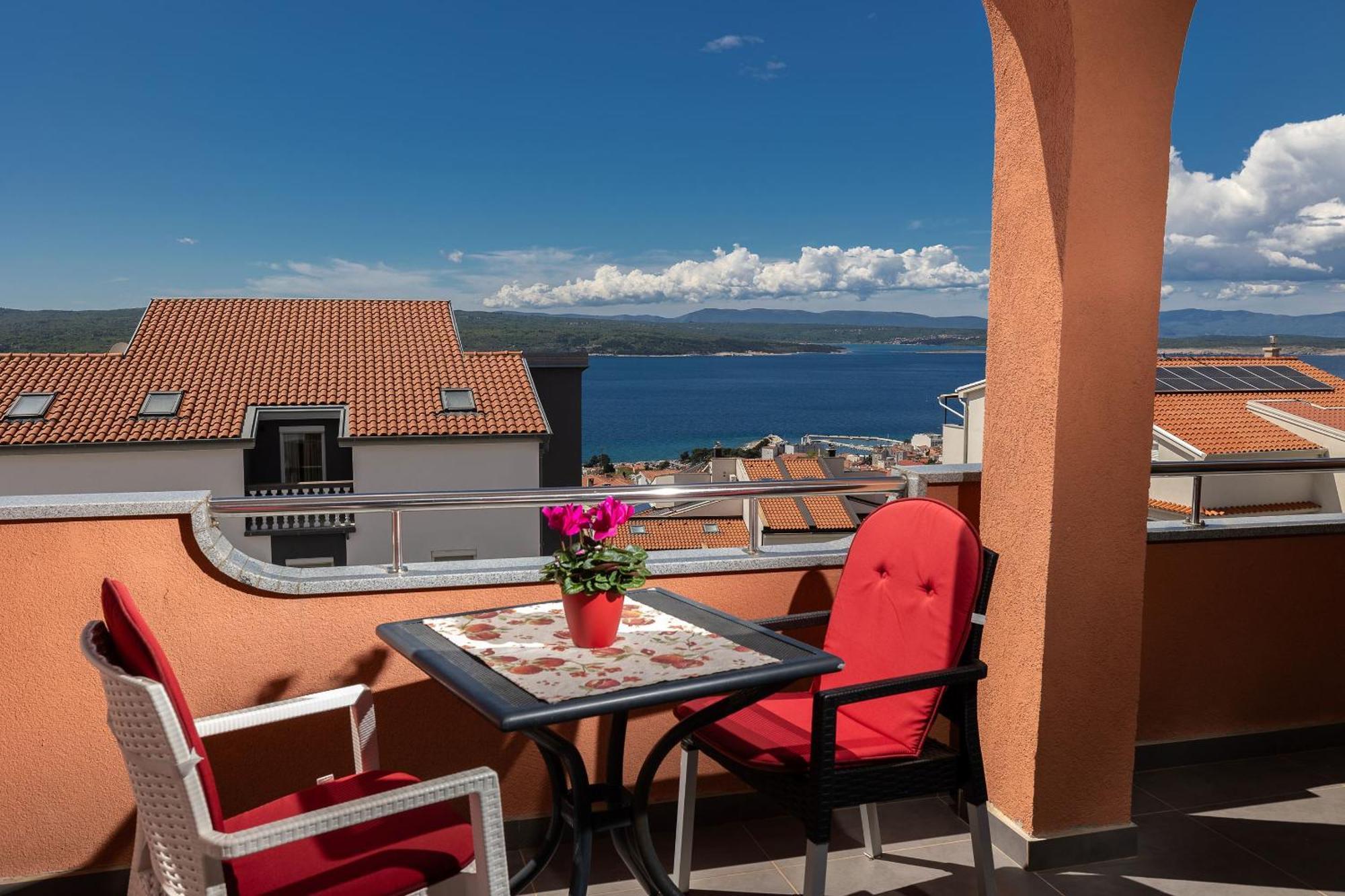 Apartments Mikanovic Crikvenica Exteriör bild