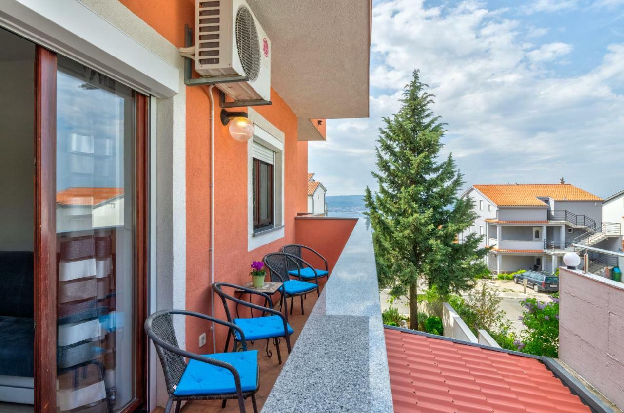 Apartments Mikanovic Crikvenica Exteriör bild