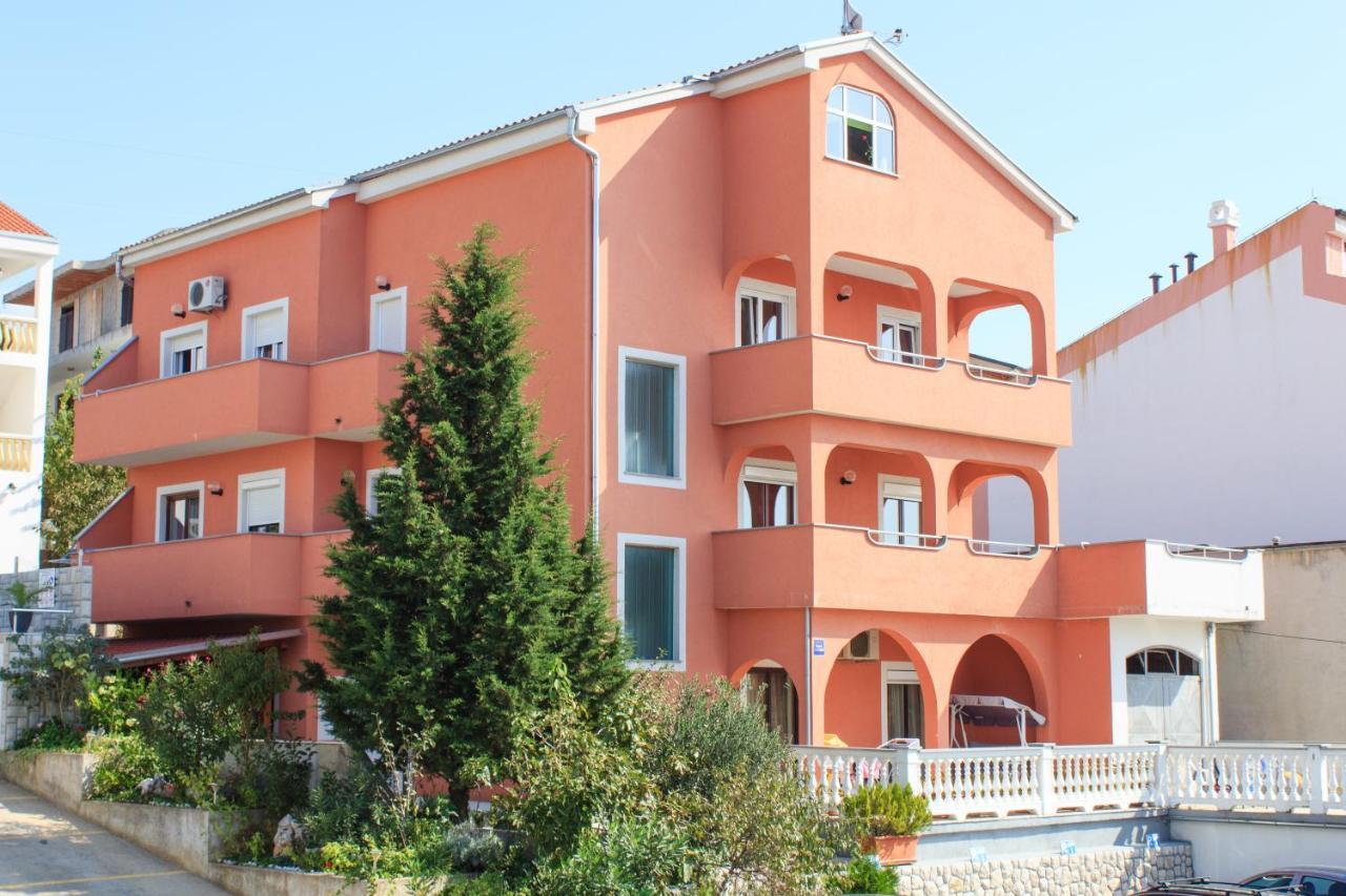 Apartments Mikanovic Crikvenica Exteriör bild